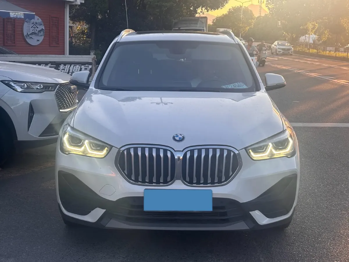 2022 BMW X1 2.0T 192HP L4 7DCT,autocango,china used car exporter,china ev exporter,chinese used car exporter,chinese used ev exporter