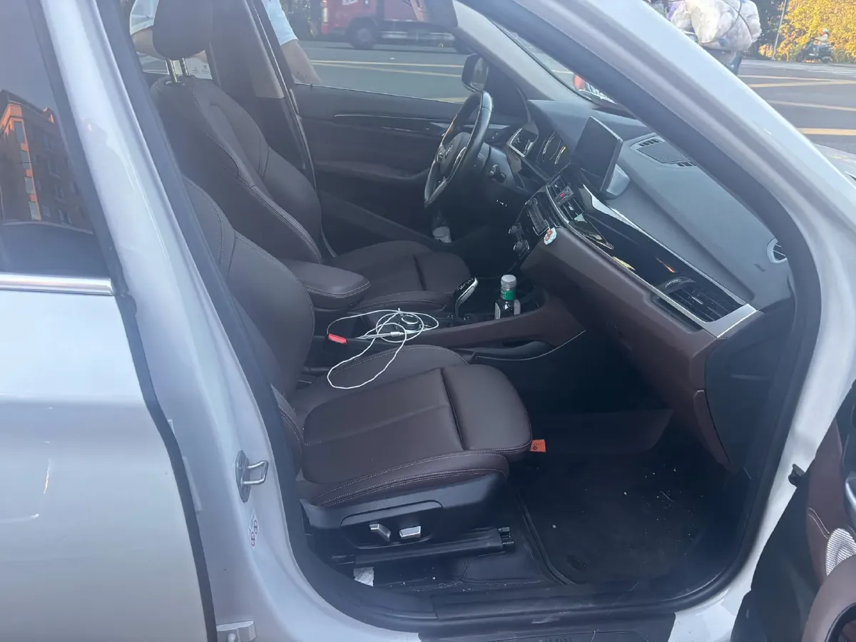 2022 BMW X1 2.0T 192HP L4 7DCT,autocango,china used car exporter,china ev exporter,chinese used car exporter,chinese used ev exporter