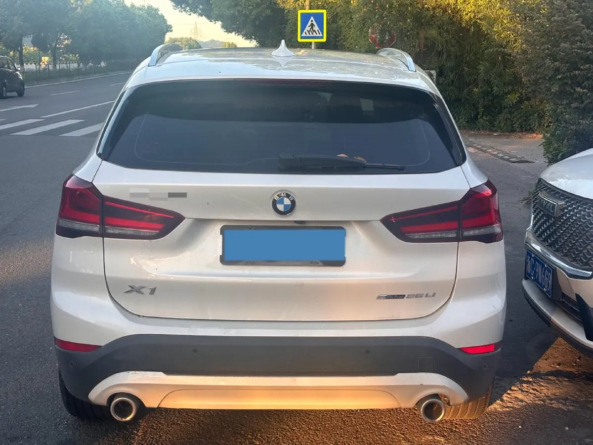 2022 BMW X1 2.0T 192HP L4 7DCT,autocango,china used car exporter,china ev exporter,chinese used car exporter,chinese used ev exporter