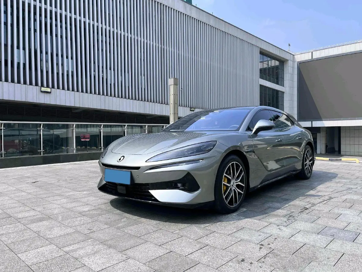 2024 Denza DenzaZ9GT 2.0T 207HP L4 E-CVT PHEV 38.5KWH