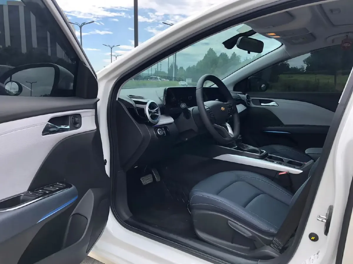 2024 Chevrolet Monza 1.5L 113HP L4 6DCT,autocango,china used car exporter,china ev exporter,chinese used car exporter,chinese used ev exporter