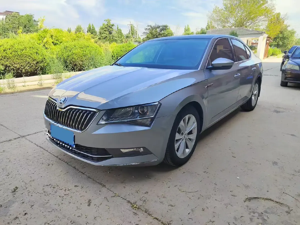 2018 Skoda Superb 1.8T 180HP L4 7DCT