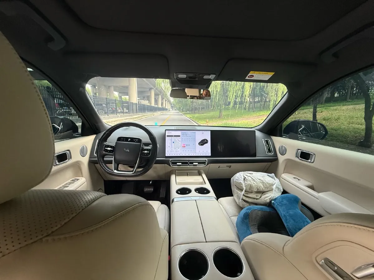 2022 Li L9 Range Extended 154HP REEV 42.6KWH,autocango,china used car exporter,china ev exporter,chinese used car exporter,chinese used ev exporter