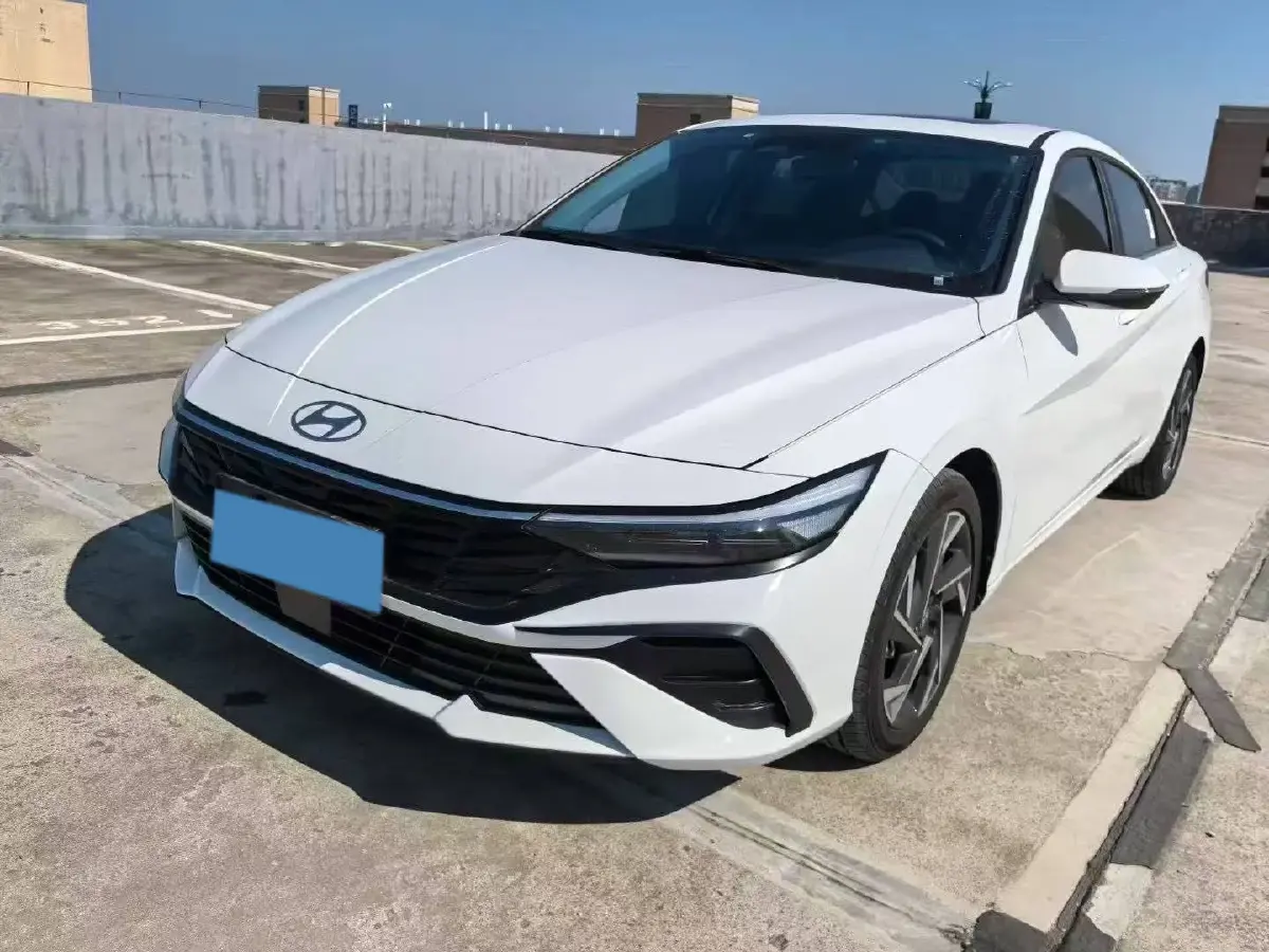 2023 Hyundai Elantra 1.5L 115HP L4 CVT