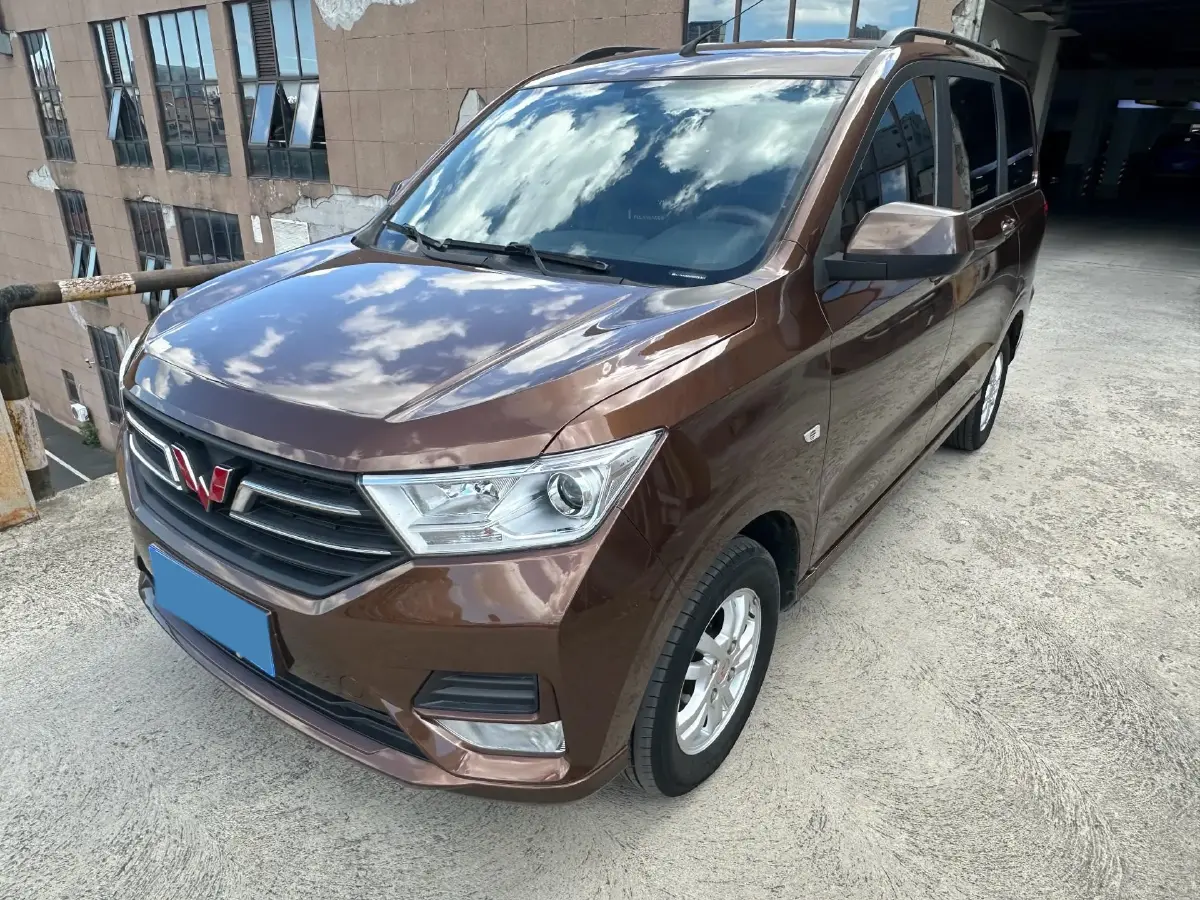 2021 WuLing HongGuang 1.5L 99HP L4 6MT