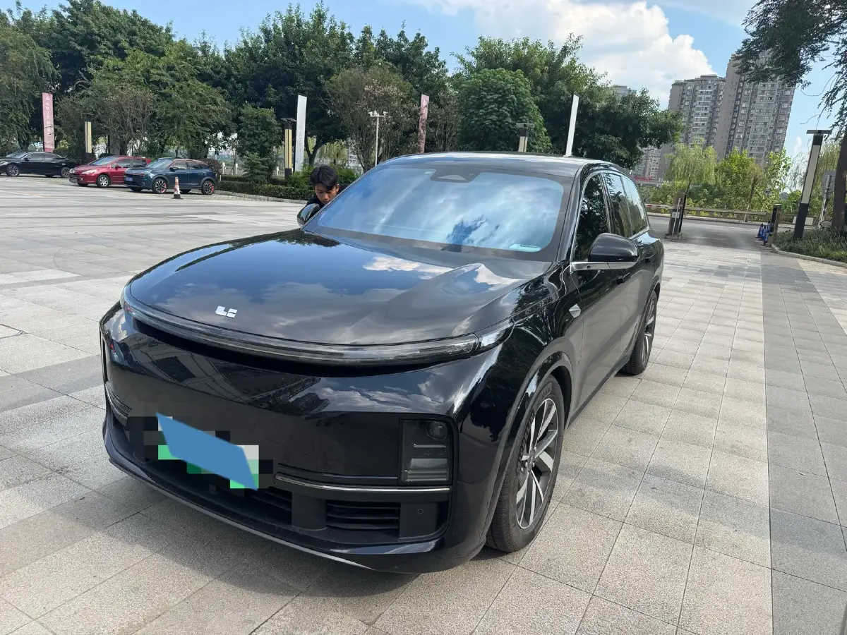 2023 Li L8 Range Extended 154HP REEV 40.9KWH