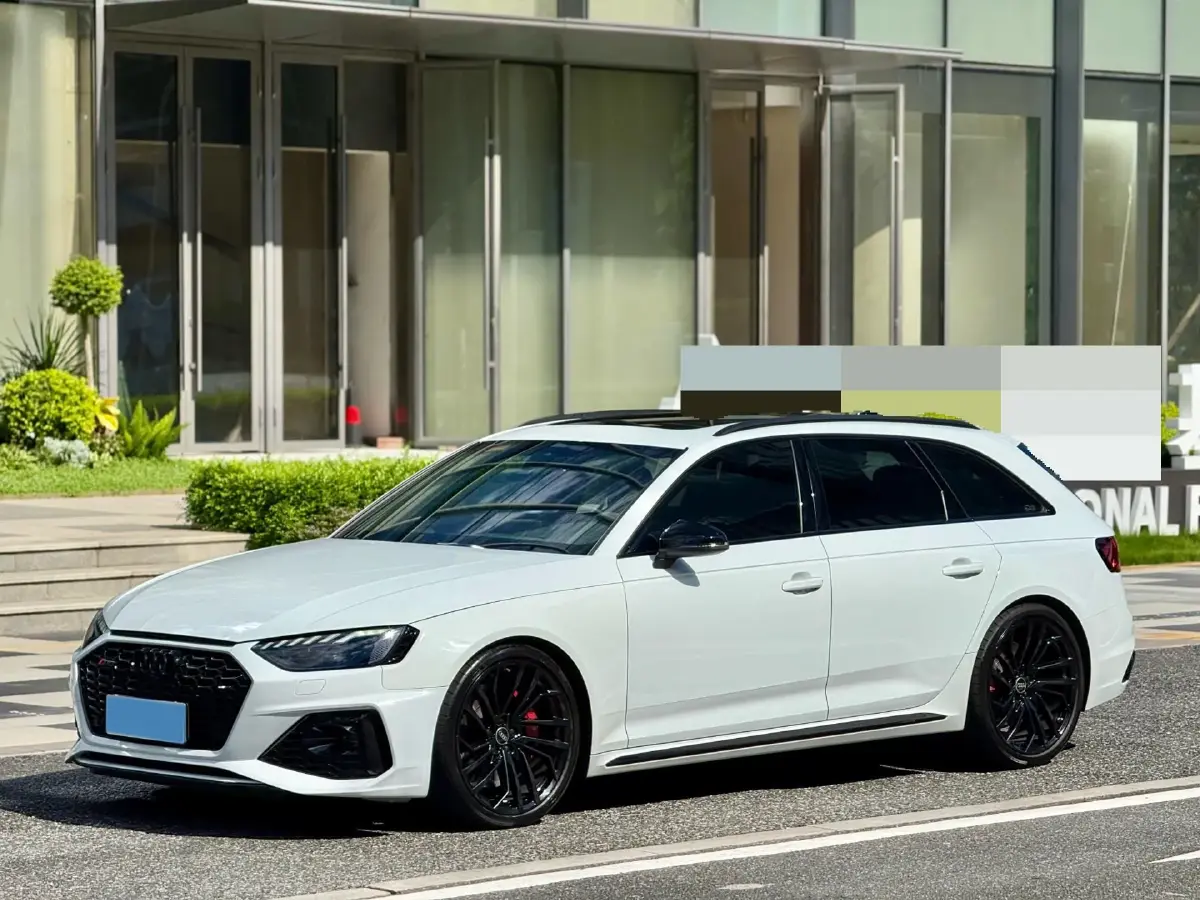 2023 Audi RS 4 2.9T 450HP V6 8AT