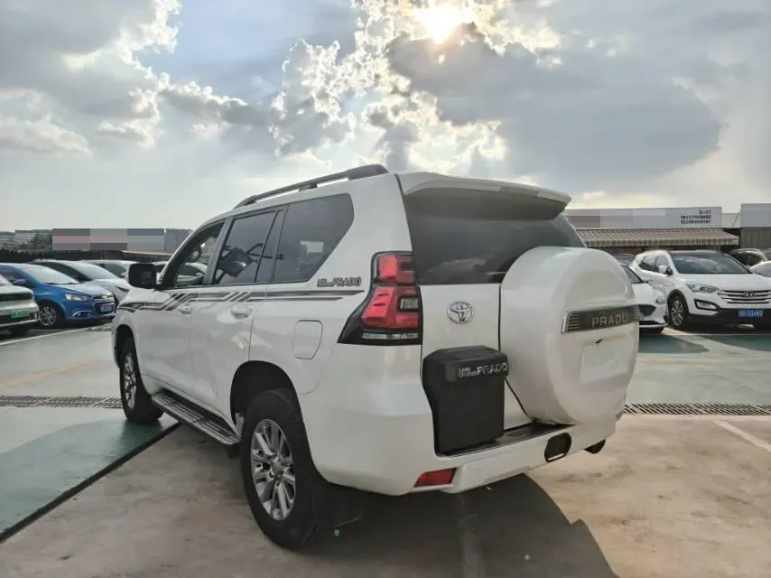 2020 Toyota Yaris 1.6T 261HP L3 6MT,autocango,china used car exporter,china ev exporter,chinese used car exporter,chinese used ev exporter