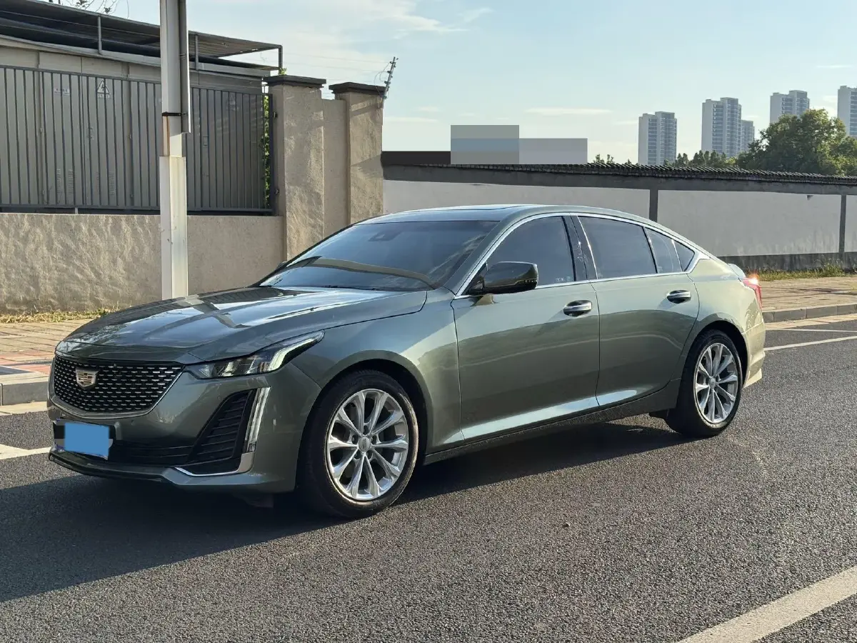 2022 Cadillac CT5 2.0T 237HP L4 10AT