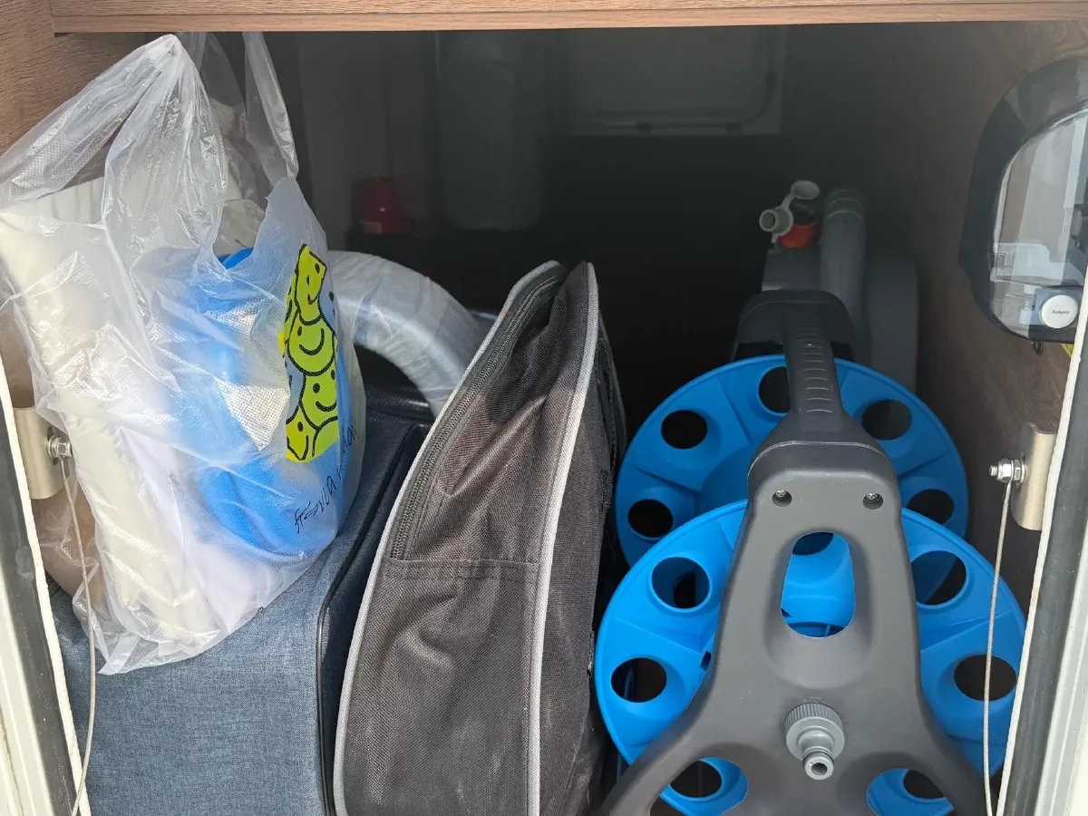 2022 MAXUS V100 RV 2.0T 150HP L4 6AT,autocango,china used car exporter,china ev exporter,chinese used car exporter,chinese used ev exporter