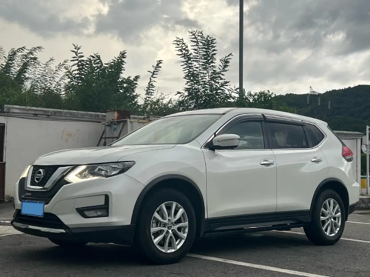 2021 Nissan X-Trail 2.0L 151HP L4 CVT