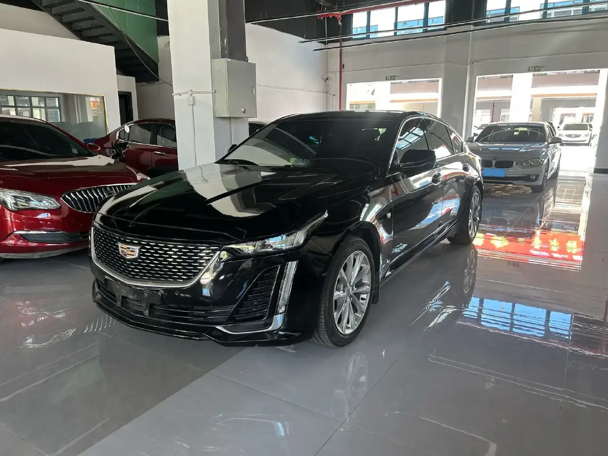 2022 Cadillac CT5 2.0T 237HP L4 10AT