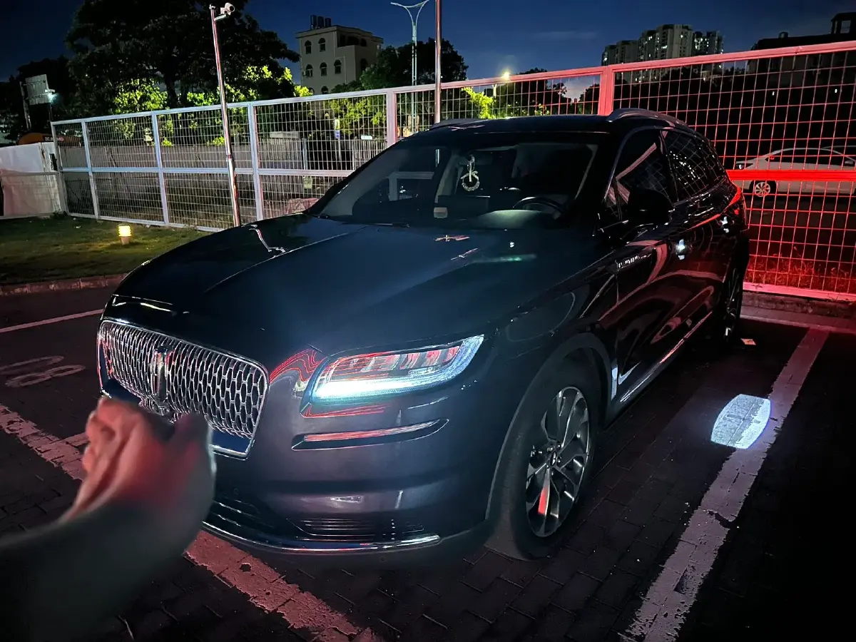 2021 Lincoln Nautilus 2.0T 245HP L4 8AT