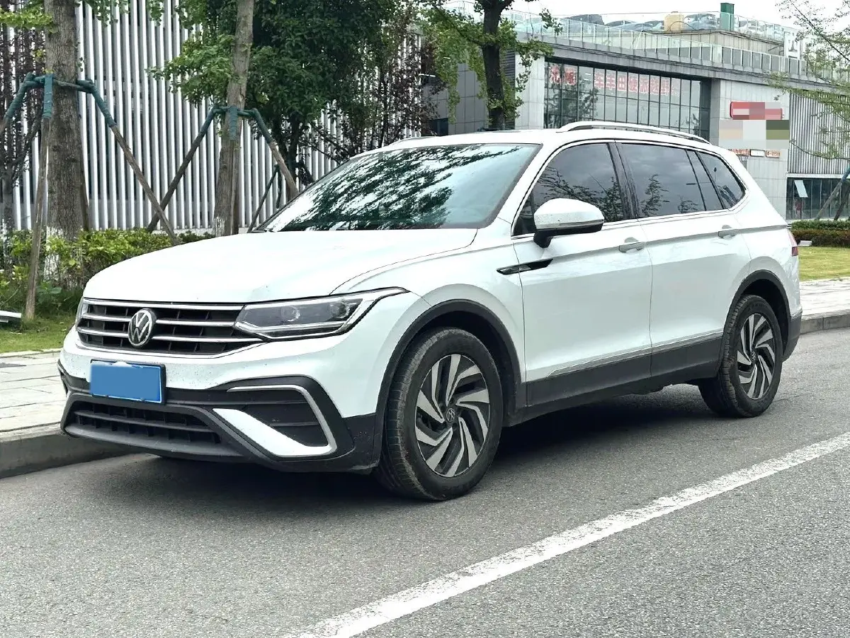 2023 Volkswagen Tiguan L 2.0T 186HP L4 7DCT