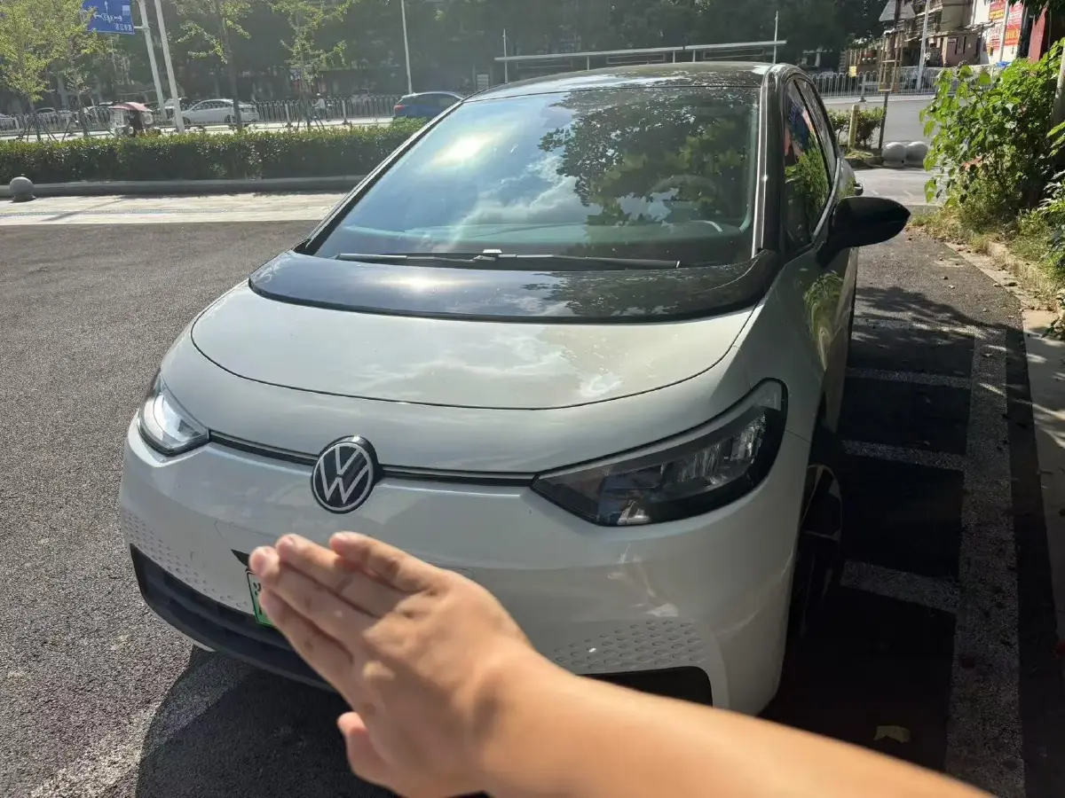 2025 Volkswagen ID.3 BEV 52.8KWH