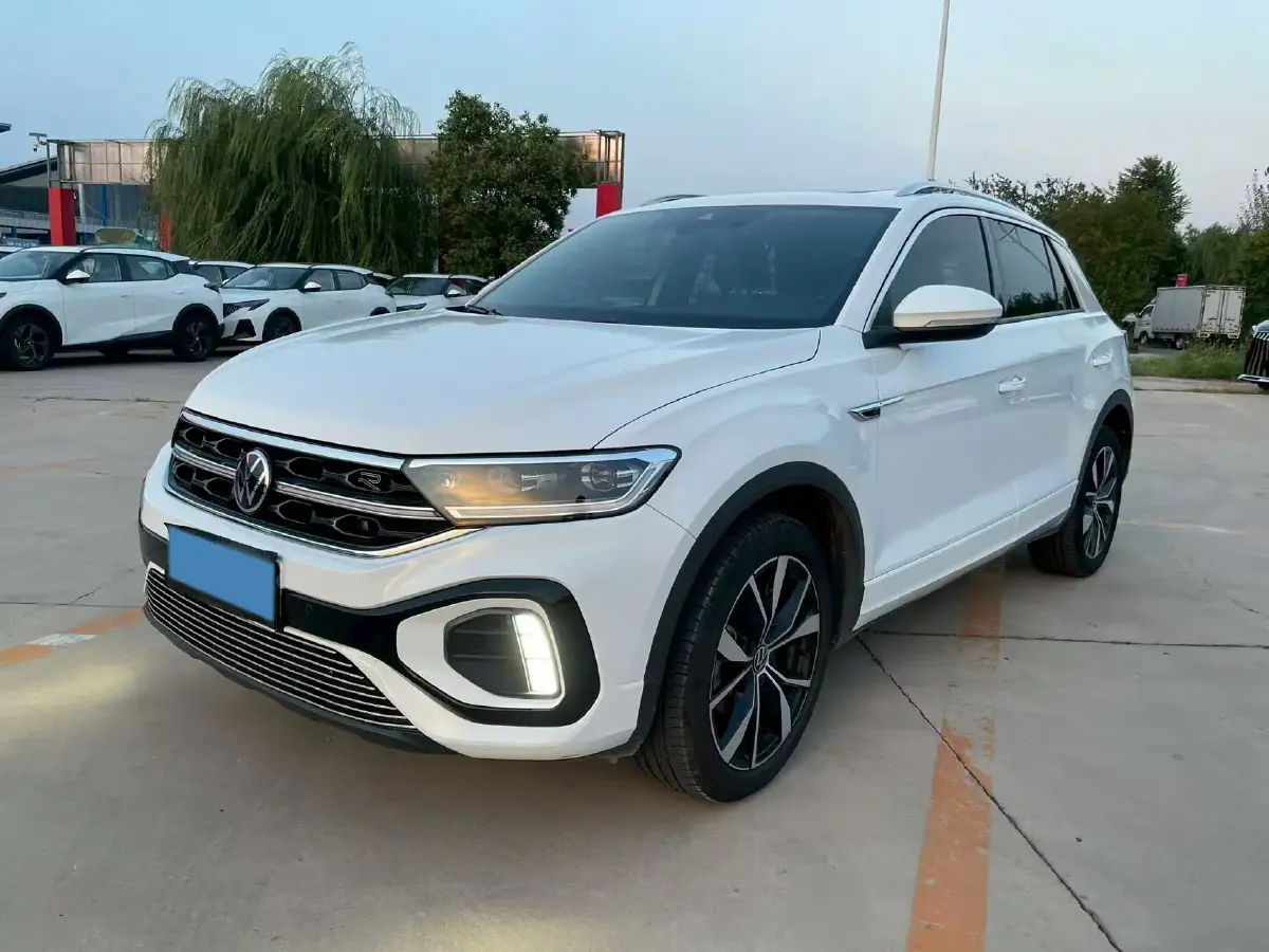 2023 Volkswagen T-Roc 1.5T 160HP L4 7DCT