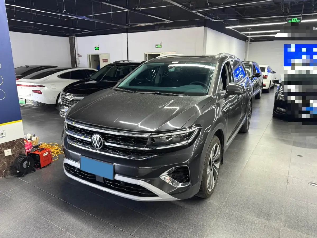 2023 Volkswagen Talagon 2.0T 220HP L4 7DCT