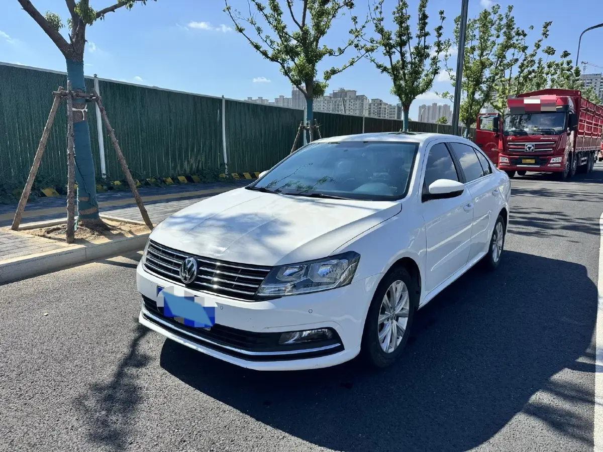 2017 Volkswagen Lavida 1.6L 110HP L4 5MT