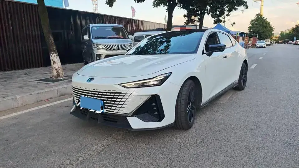 2023 ChangAn UNI-V 1.5T 188HP L4 7DCT