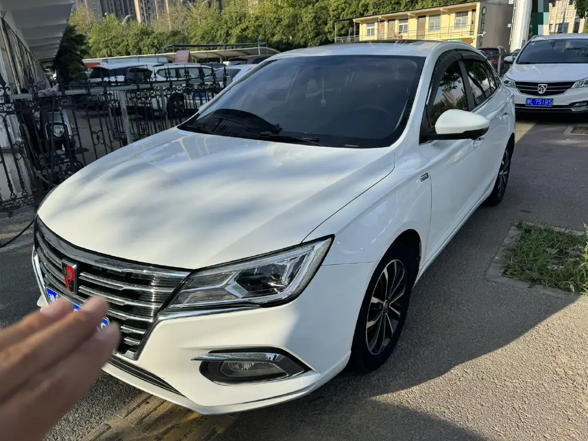 2019 Roewe i5 1.5L 120HP L4 CVT