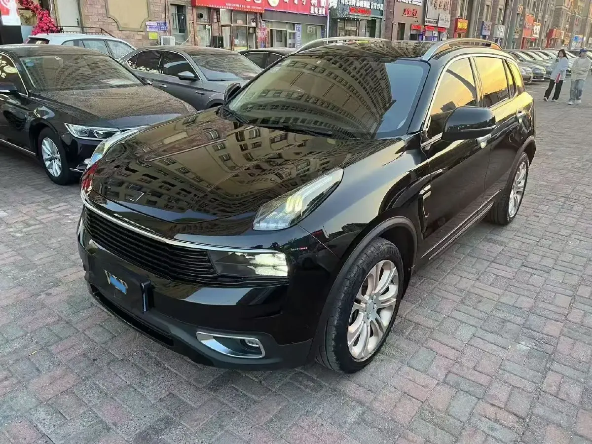 2018 LYNK&CO 01 2.0T 190HP L4 6AT