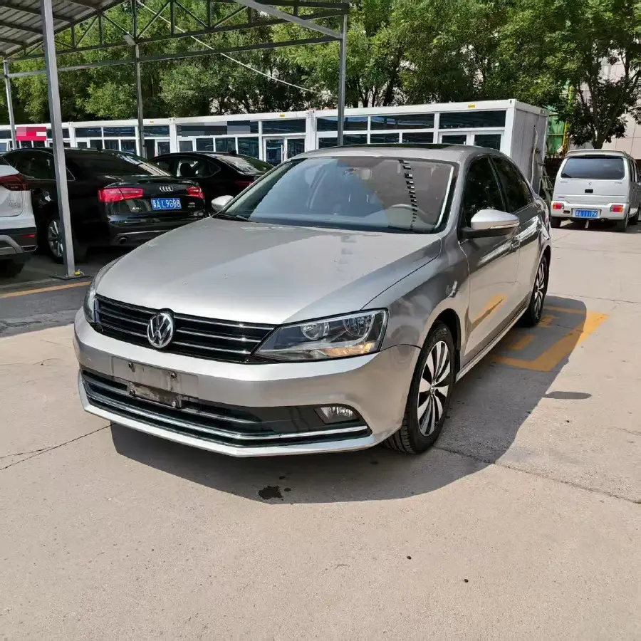 2017 Volkswagen Sagitar 1.4T 150HP L4 7DCT