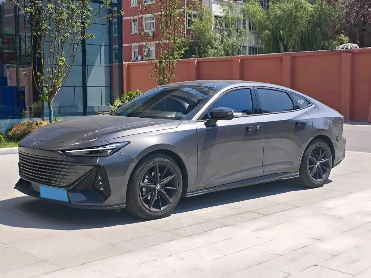 2022 ChangAn UNI-V 1.5T 188HP L4 7DCT