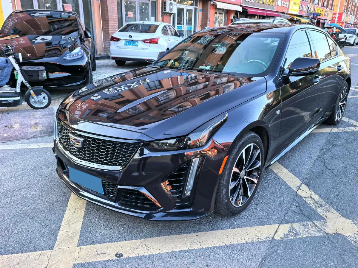 2020 Cadillac CT5 2.0T 241HP L4 10AT