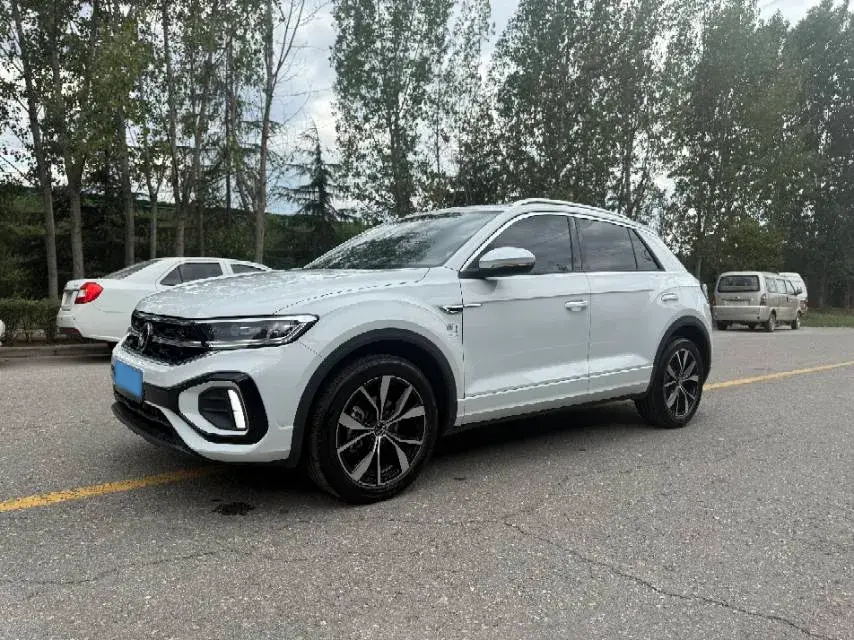 2025 Volkswagen T-Roc 1.5T 160HP L4 7DCT