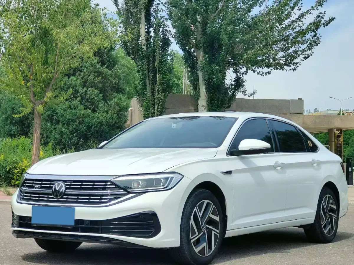 2023 Volkswagen Sagitar 1.5T 160HP L4 7DCT