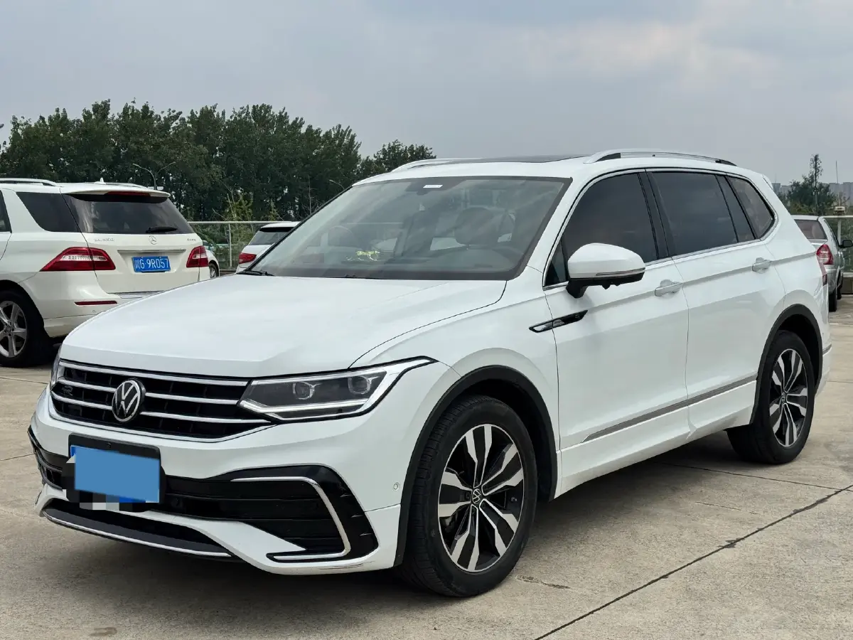 2024 Volkswagen Tiguan L 2.0T 186HP L4 7DCT