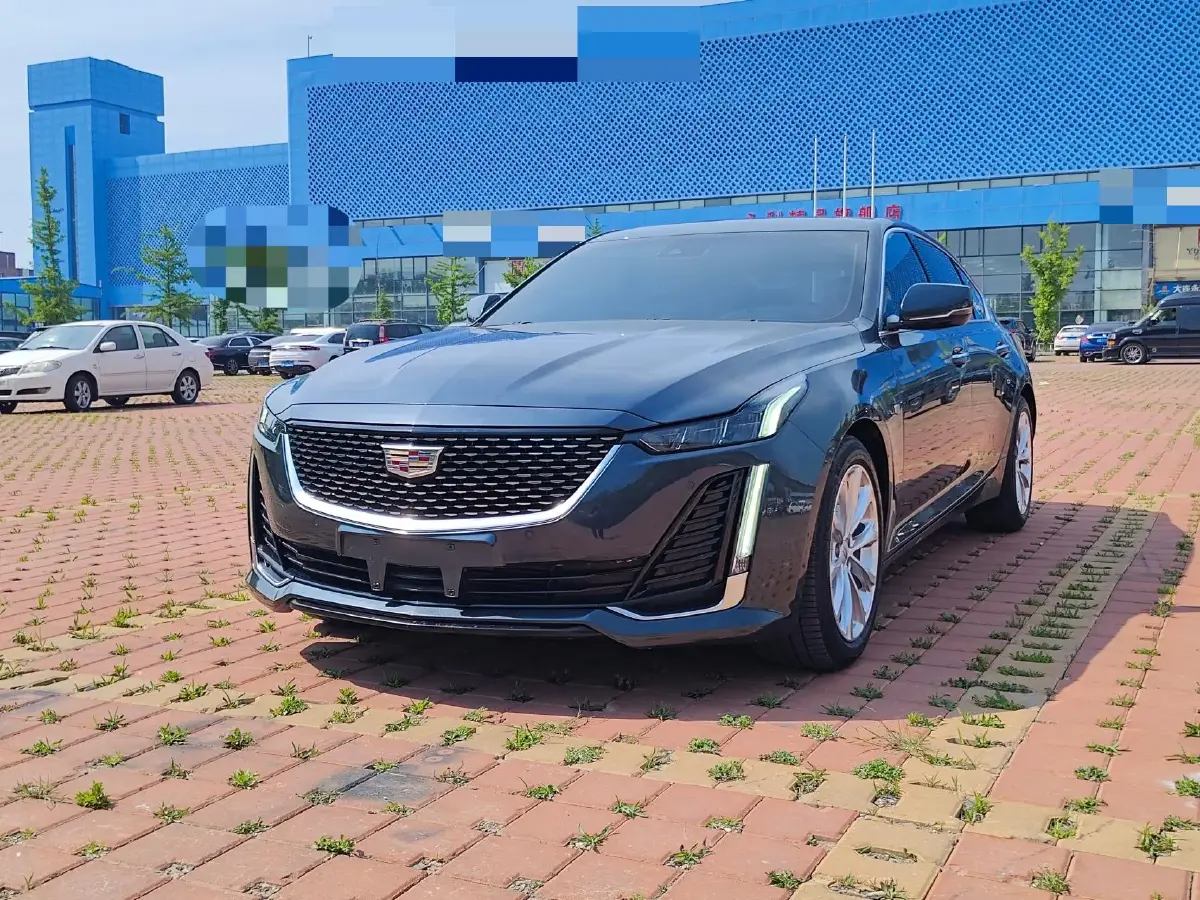 2022 Cadillac CT5 2.0T 237HP L4 10AT