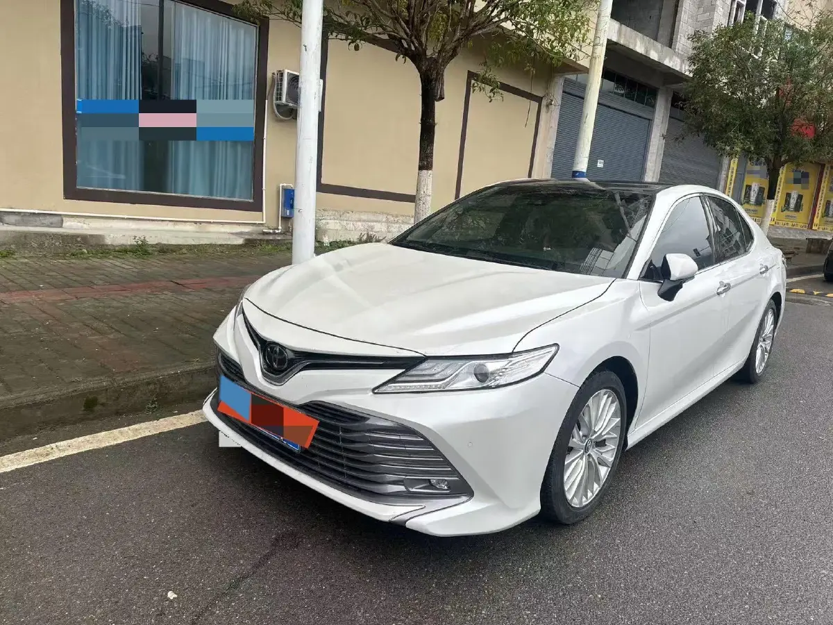 2021 Toyota Camry 2.5L 209HP L4 8AT