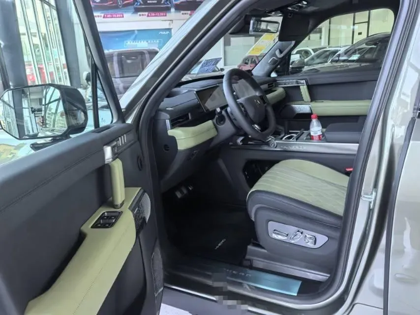 2025 M Hero WarriorM817 1.5T 197HP L4 2DHT PHEV,autocango,china used car exporter,china ev exporter,chinese used car exporter,chinese used ev exporter