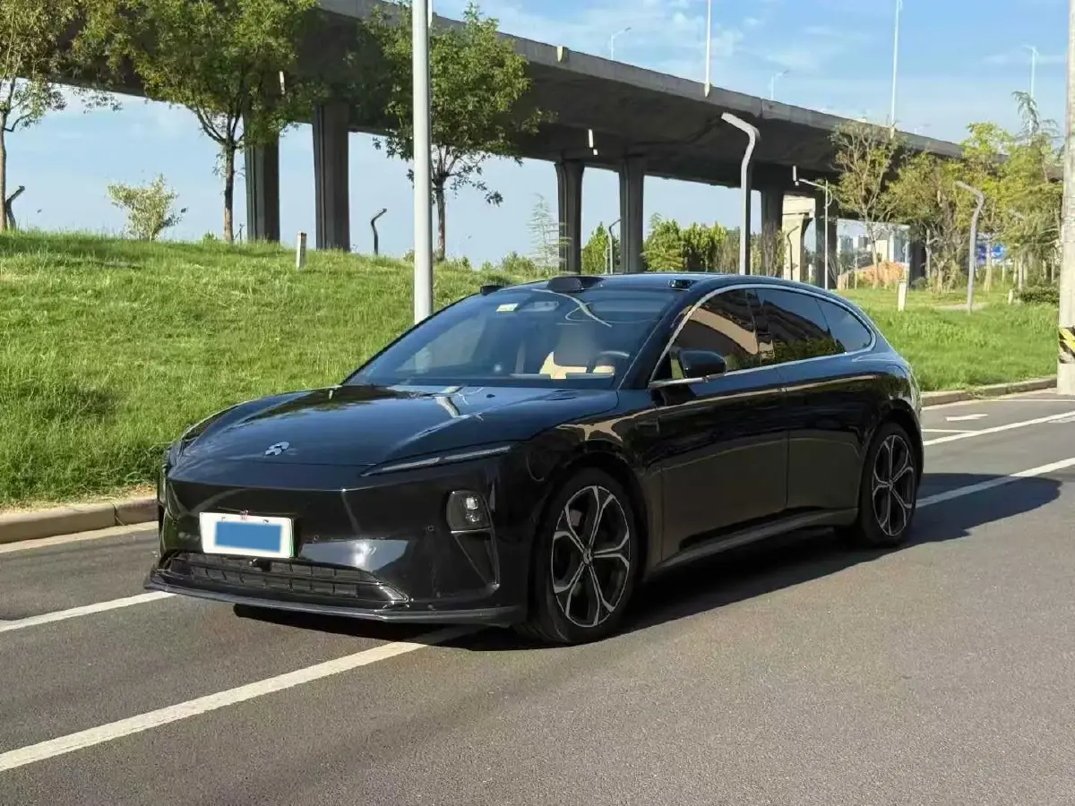 2024 NIO ET5T BEV 75KWH