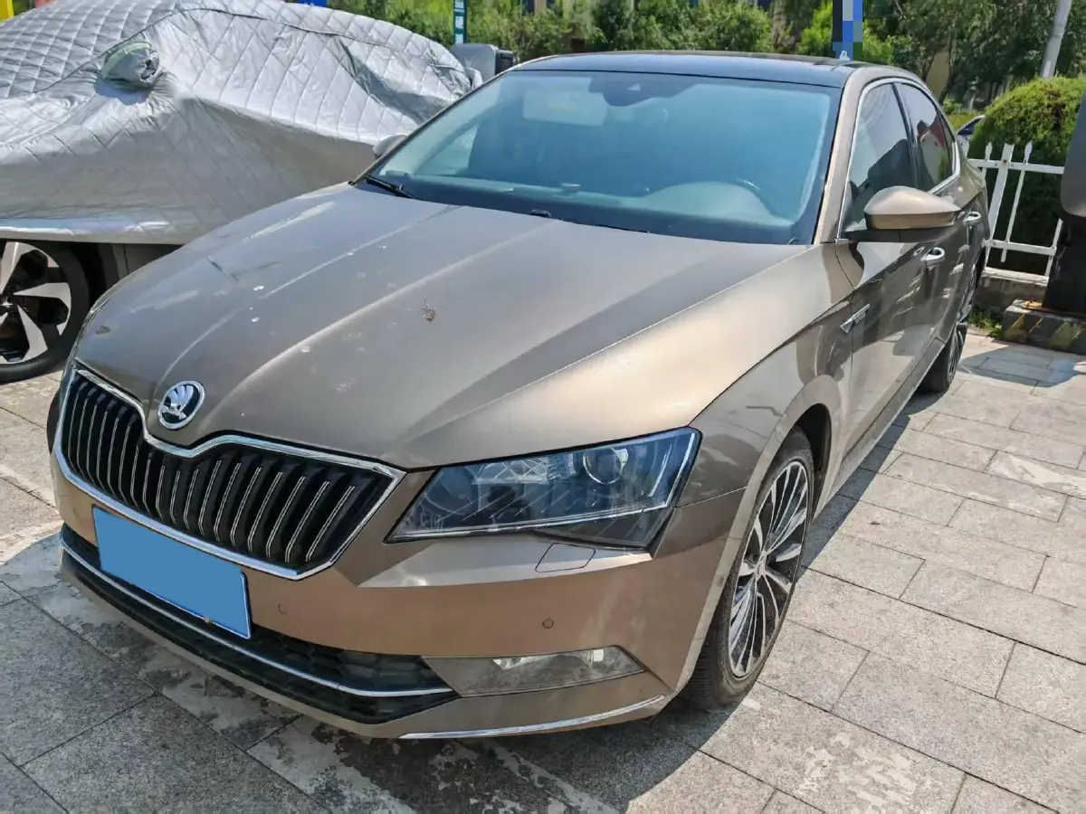 2019 Skoda Superb 2.0T 186HP L4 7DCT