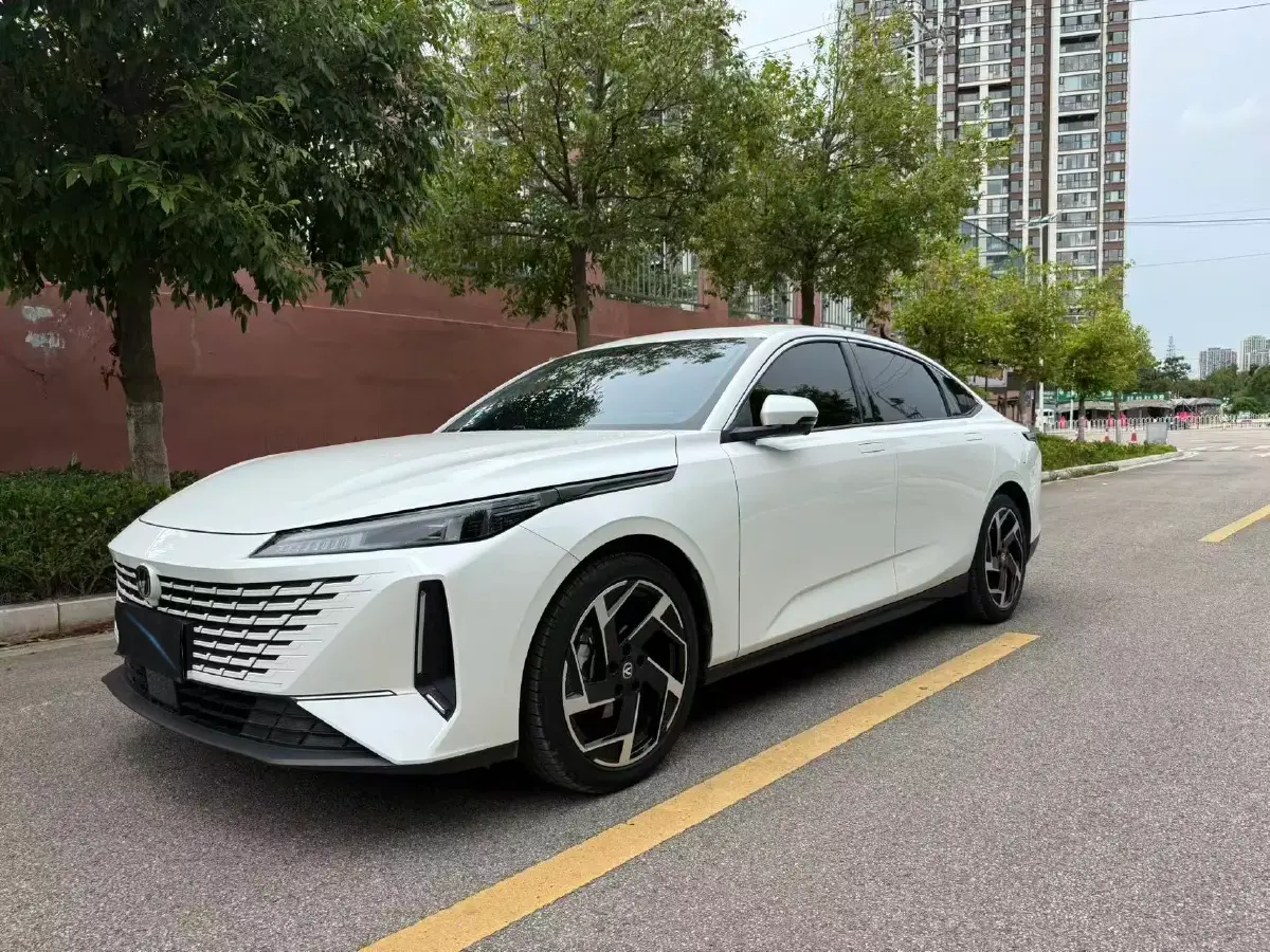 2023 ChangAn Lamore 1.5T 170HP L4 7DCT