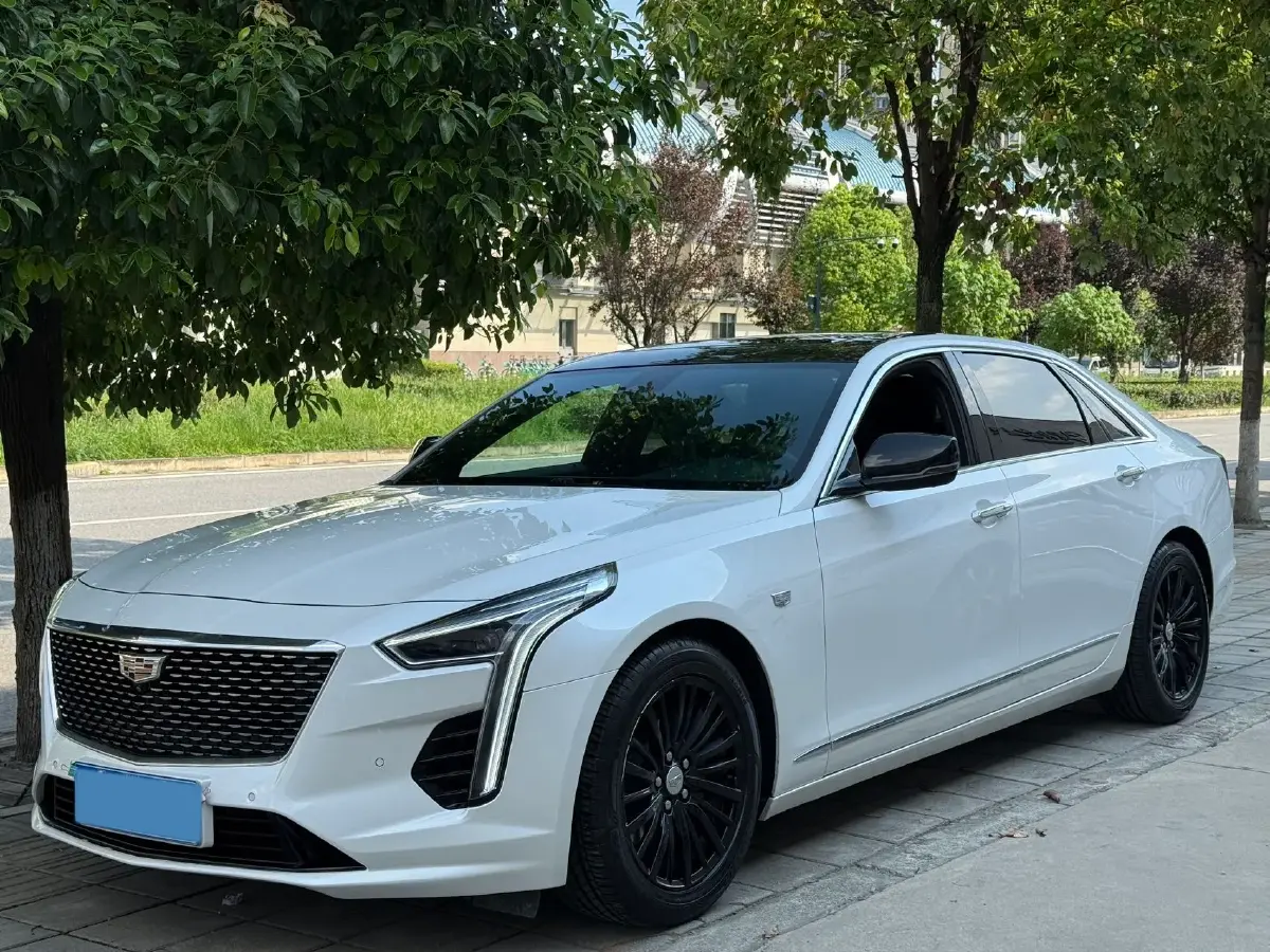 2022 Cadillac CT6 2.0T 237HP L4 10AT