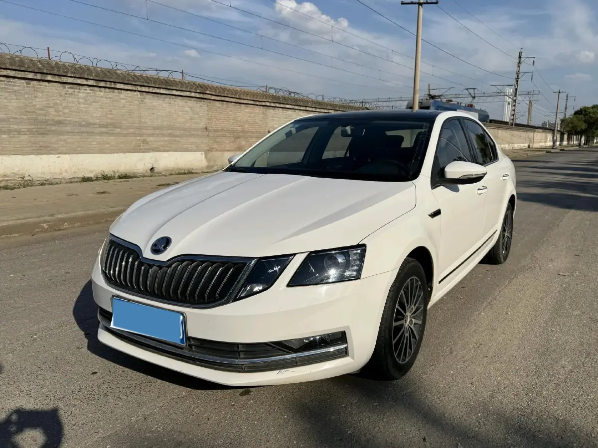 2018 Skoda Octavia 1.6L 110HP L4 6AT