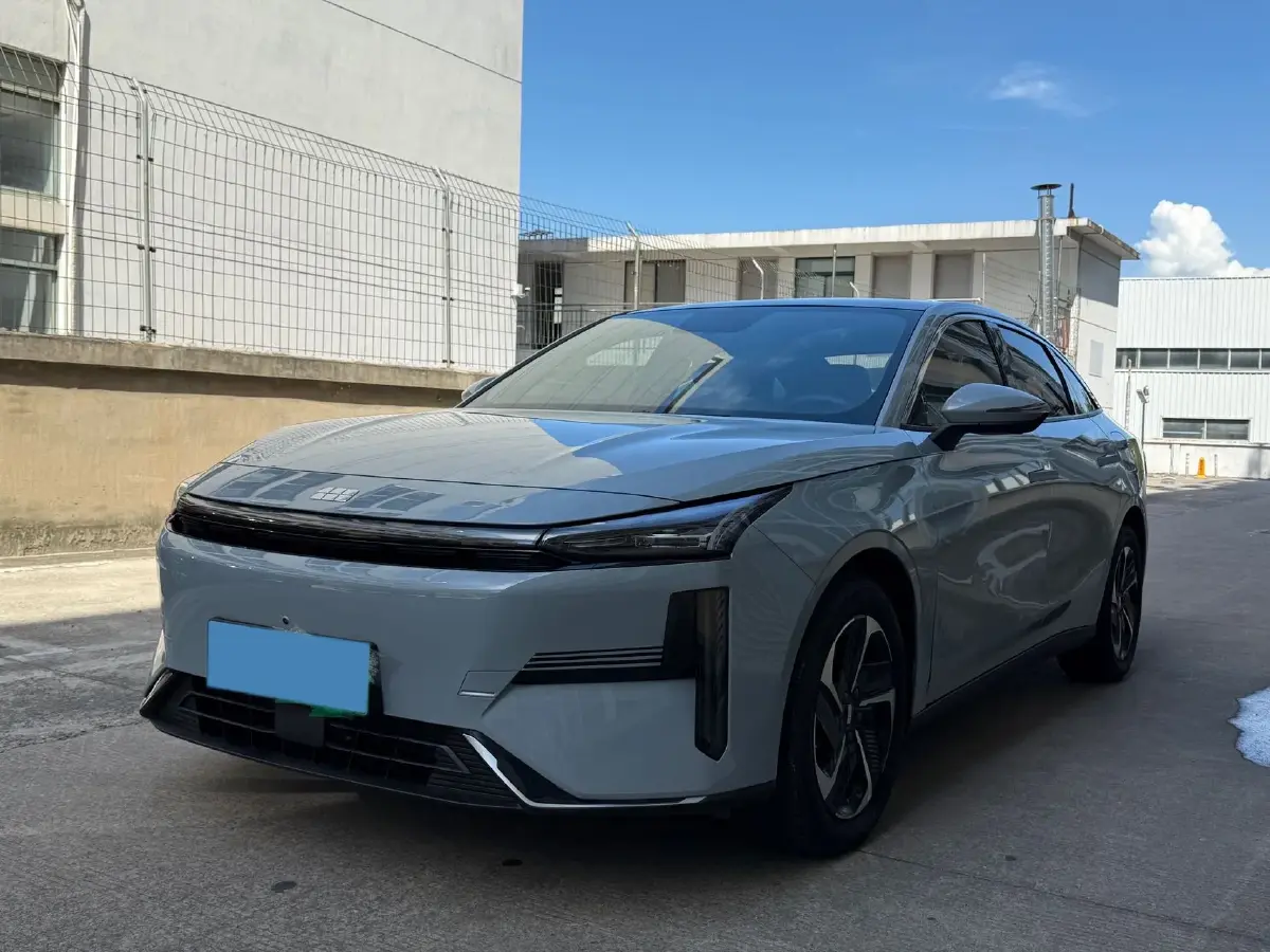 2023 Geely Galaxy L6 1.5T 163HP L4 3DHT PHEV