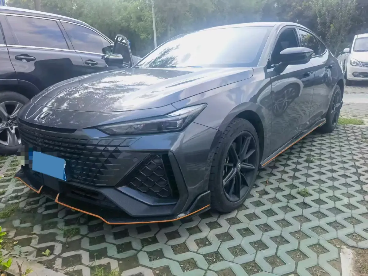 2023 ChangAn UNI-V 2.0T 233HP L4 8AT