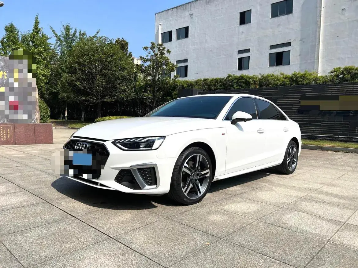 2022 Audi A4L 2.0T 190HP L4 7DCT