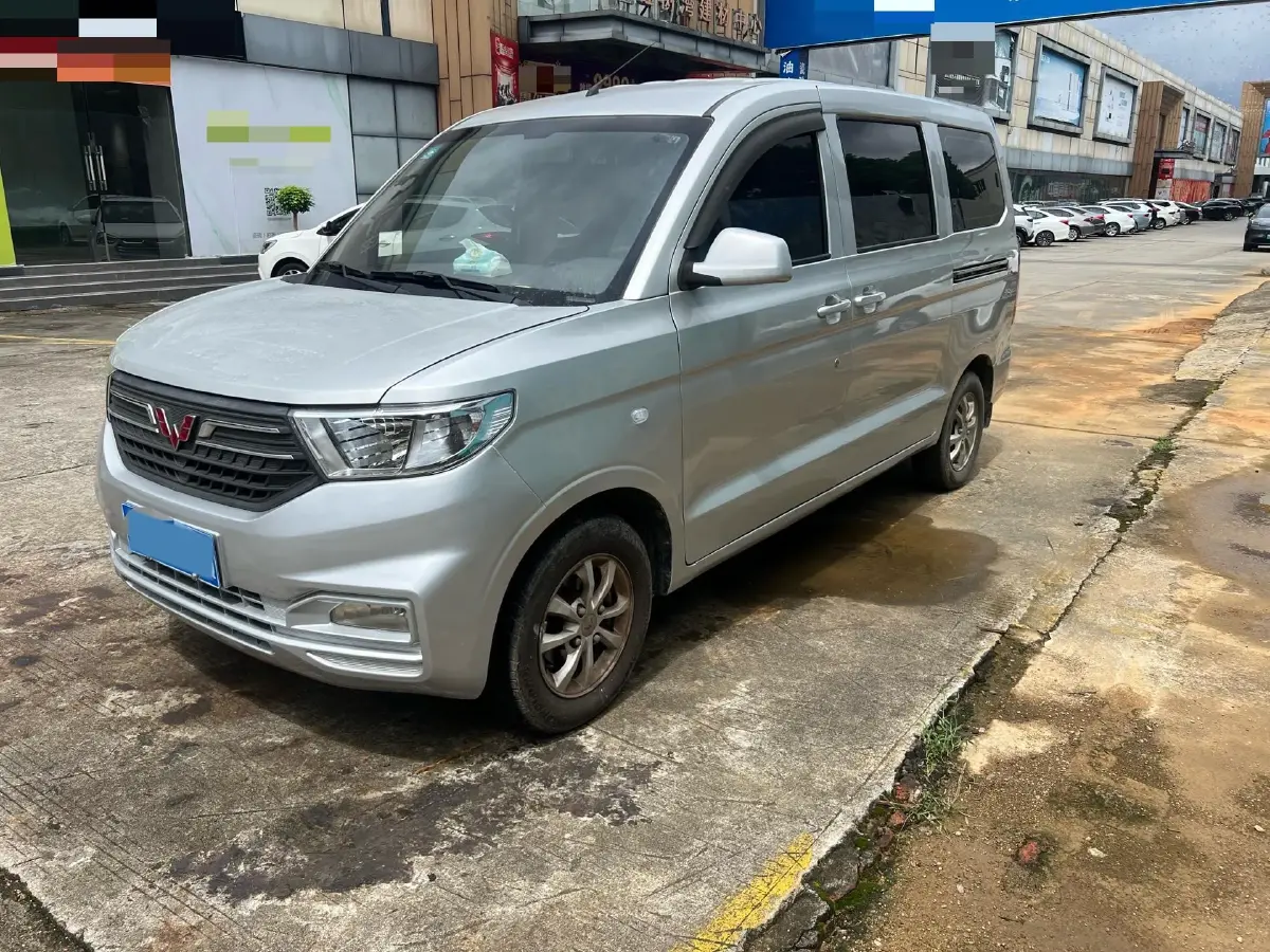 2019 WuLing HongGuang Plus 1.5T 147HP L4 6MT