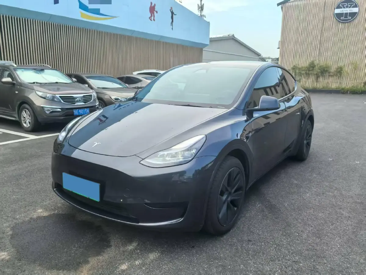 2024 Tesla Model Y BEV 60KWH
