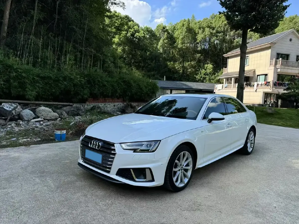 2019 Audi A4L 2.0T 190HP L4 7DCT