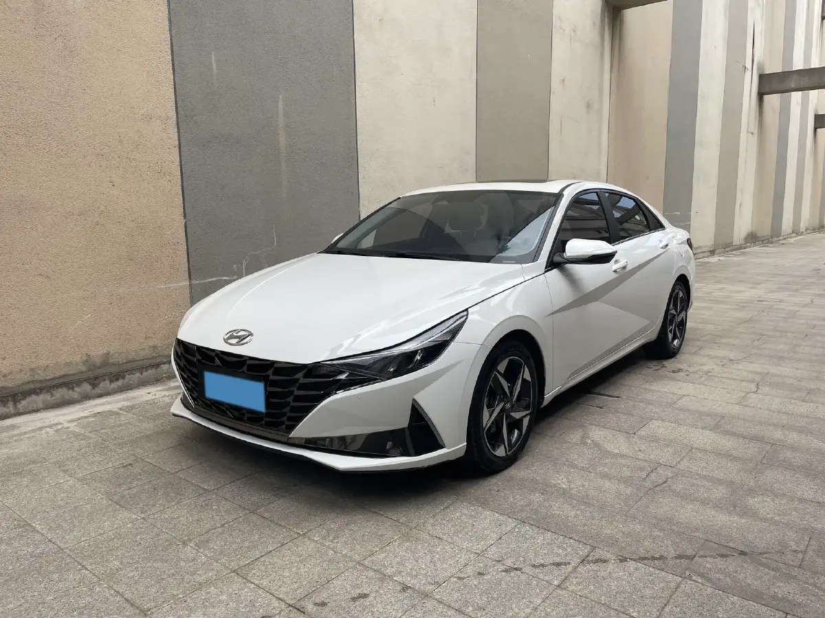 2022 Hyundai Elantra 1.5L 115HP L4 CVT