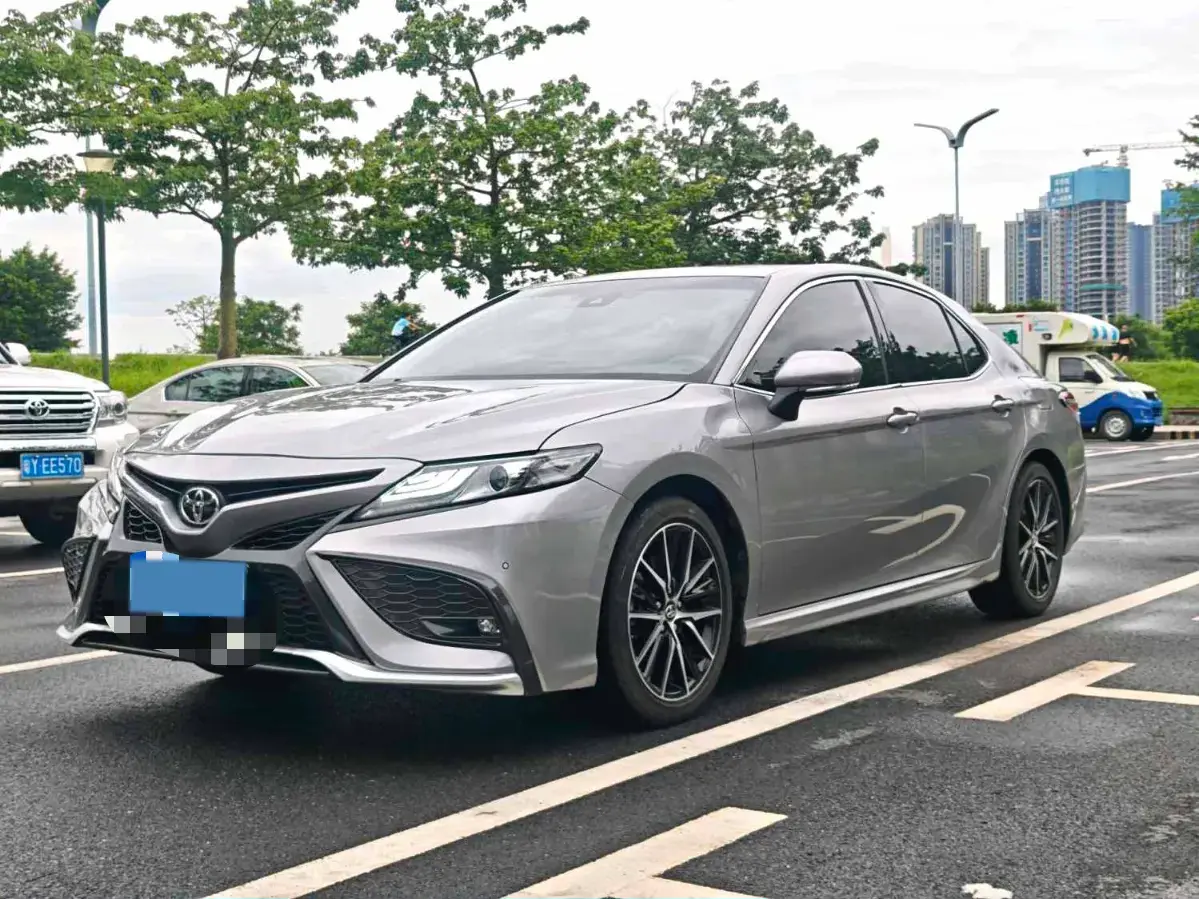 2021 Toyota Camry 2.5L 209HP L4 8AT