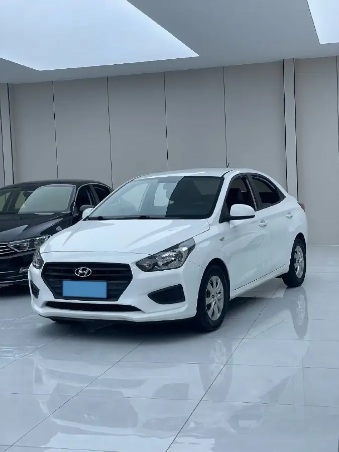 2017 Hyundai Reina 1.4L 95HP L4 5MT