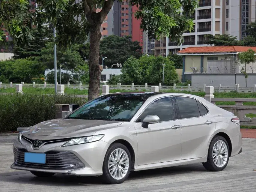 2019 Toyota Camry 2.5L 209HP L4 8AT