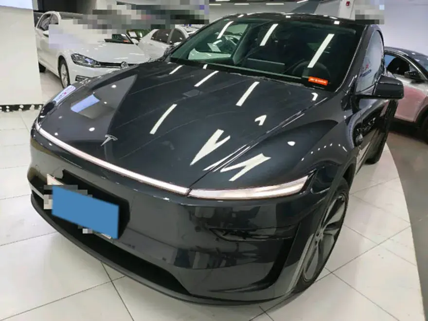 2025 Tesla Model Y BEV